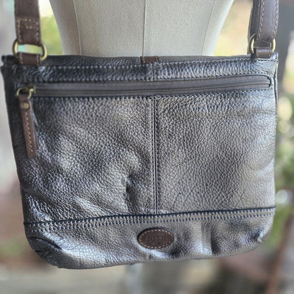 Fossil Metallic Silver Leather Messenger Bag - Picture 9 of 17